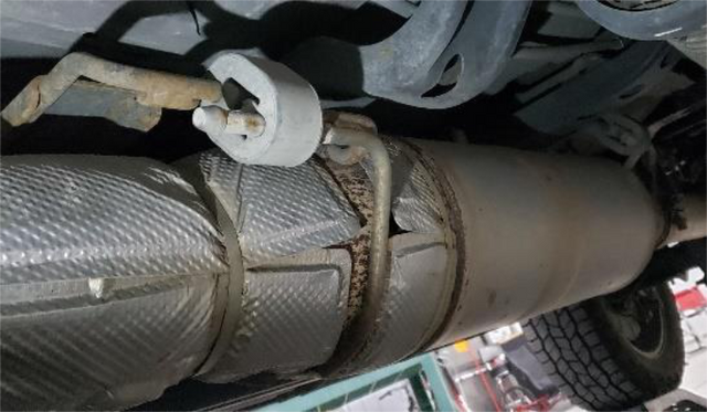 Remove the catalyst assembly