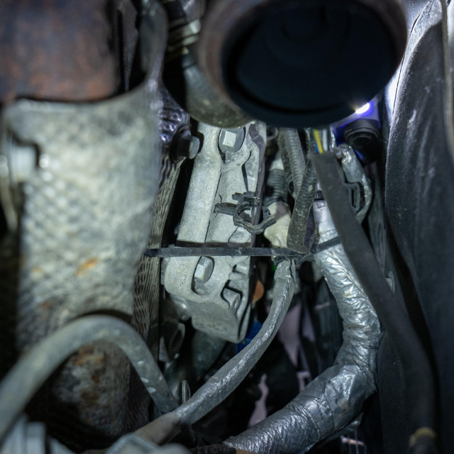 Remove the exhaust, then the EGR mounting bolts and the exhaust feed pipe
