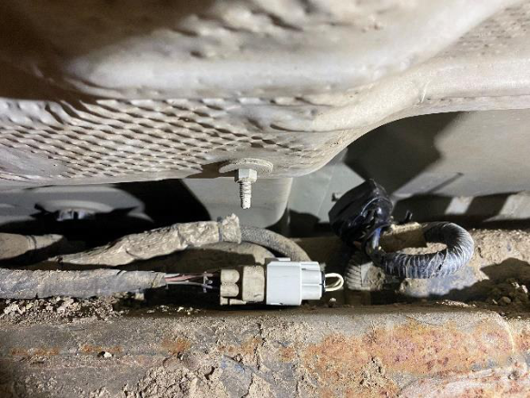 Fit the DEF tank plug