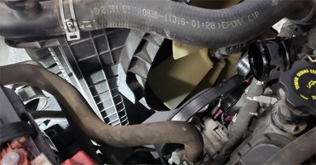 Remove the old air inlet hose