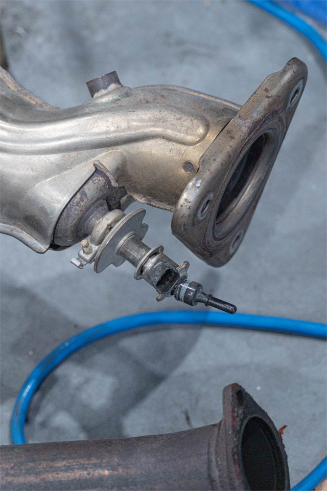Front DPF pressure sensor