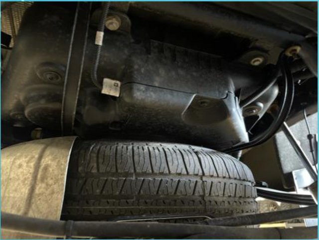 Disconnect the throttle valve, EGR and DEF components